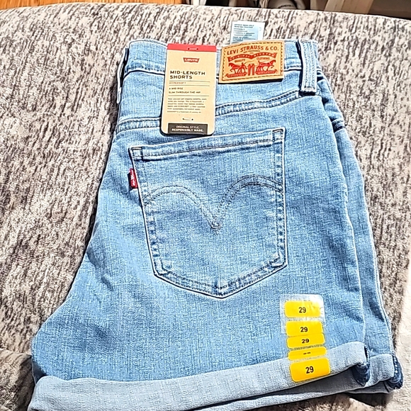 Levi's Pants - ✅️- Ladies Hypersoft  Mid-Length Mid Rise Size 8 W29